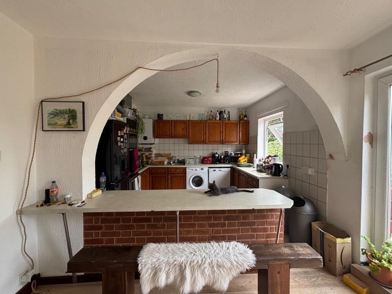Room Sunnycroft Road in Greater London