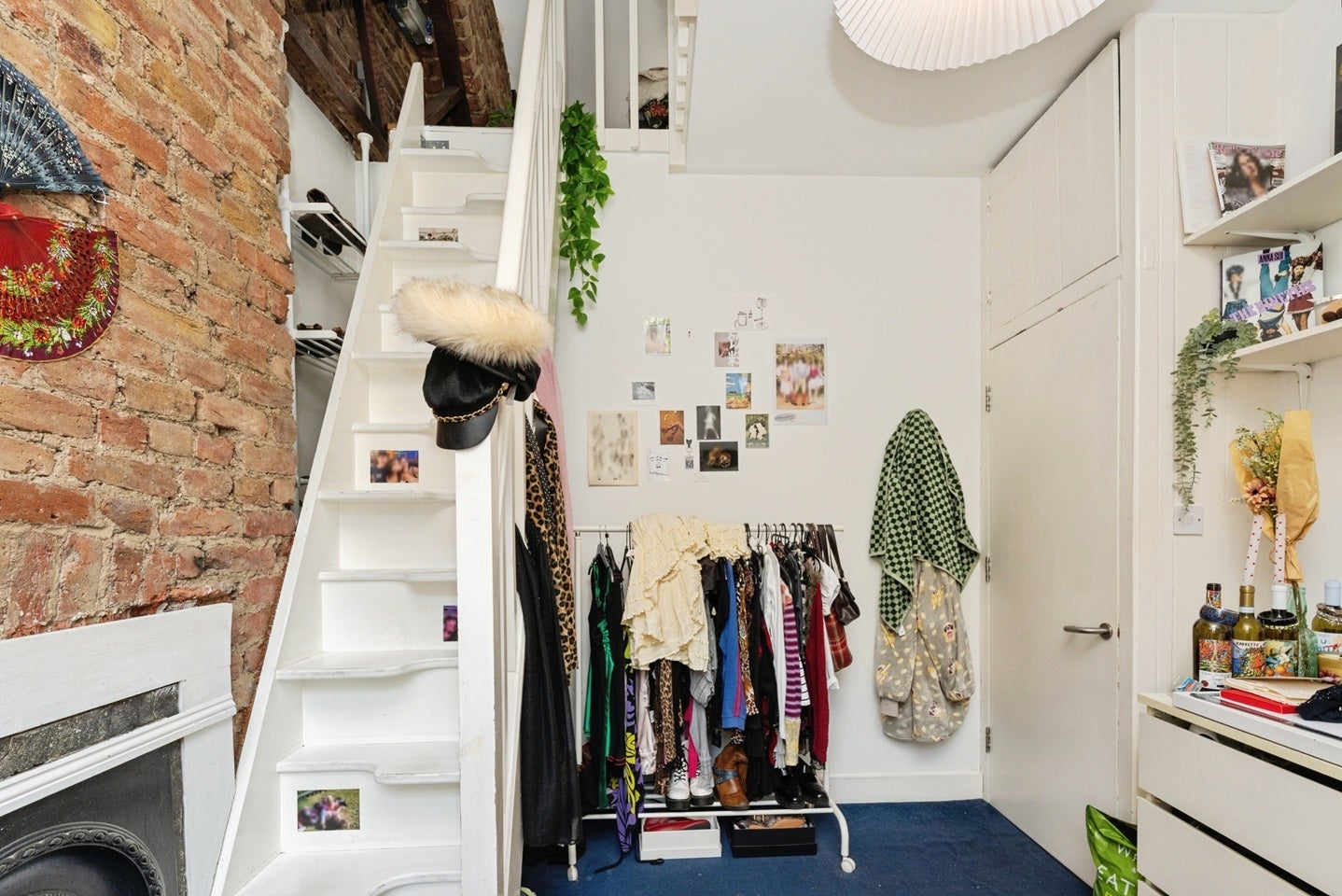 Room Mill Street in Greater London