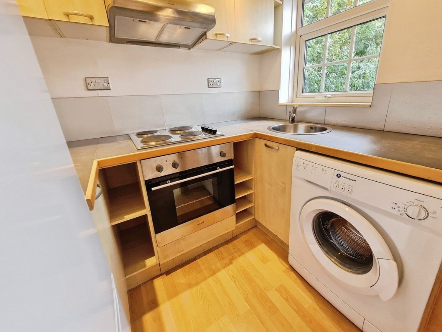 Flat Fieldway Rise in Leeds