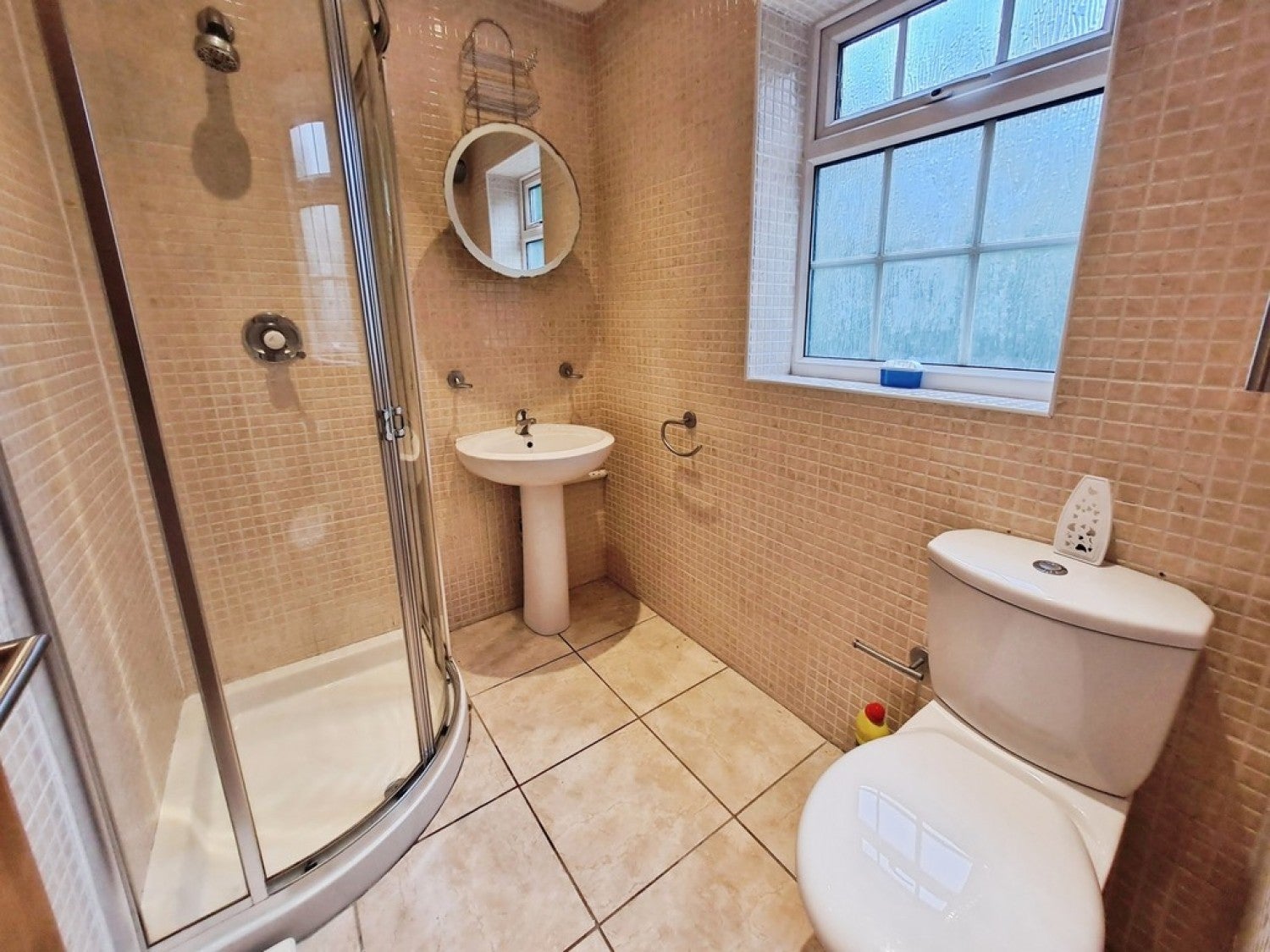 Flat Fieldway Rise in Leeds