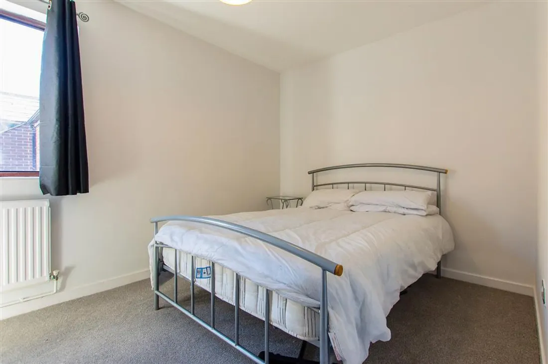 Flat Abernethy Quay in Swansea
