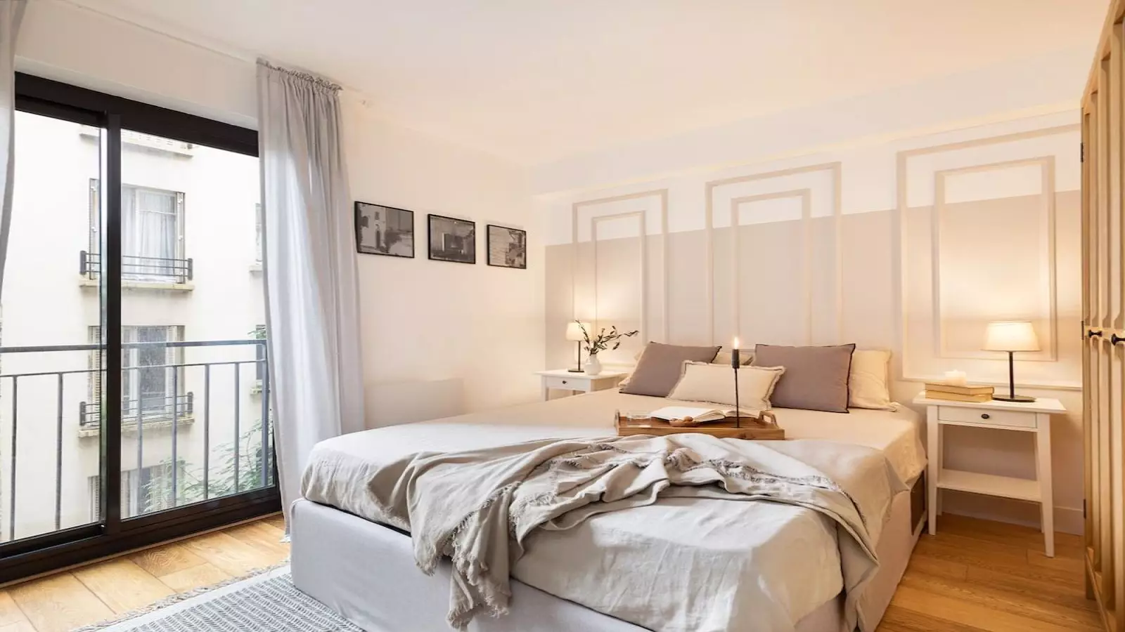 Flat Square Jouvenet in Paris