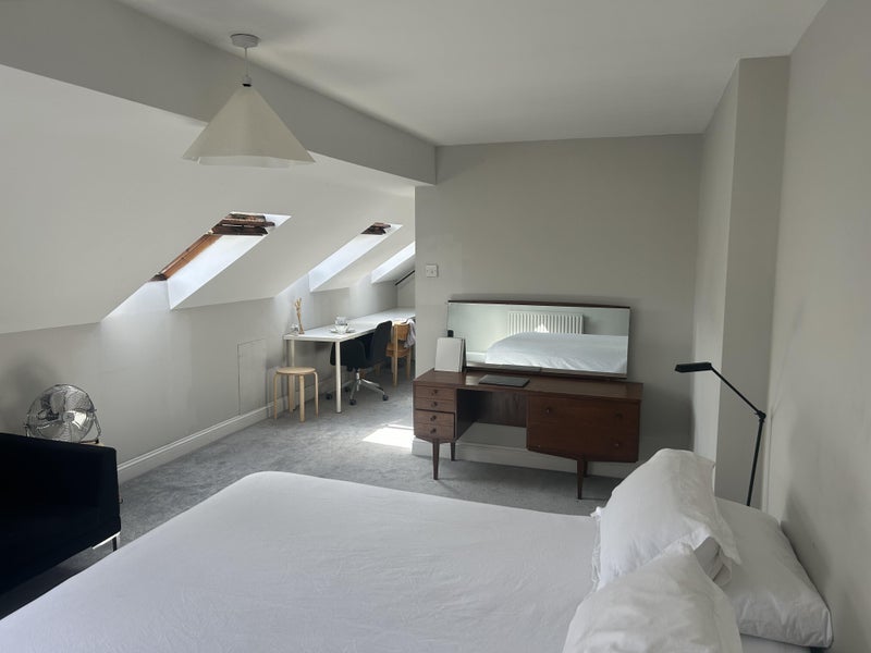 Room Bethnal Green Road in Greater London