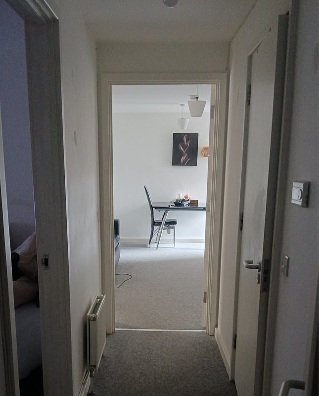 Flat Drummond Way in Greater London