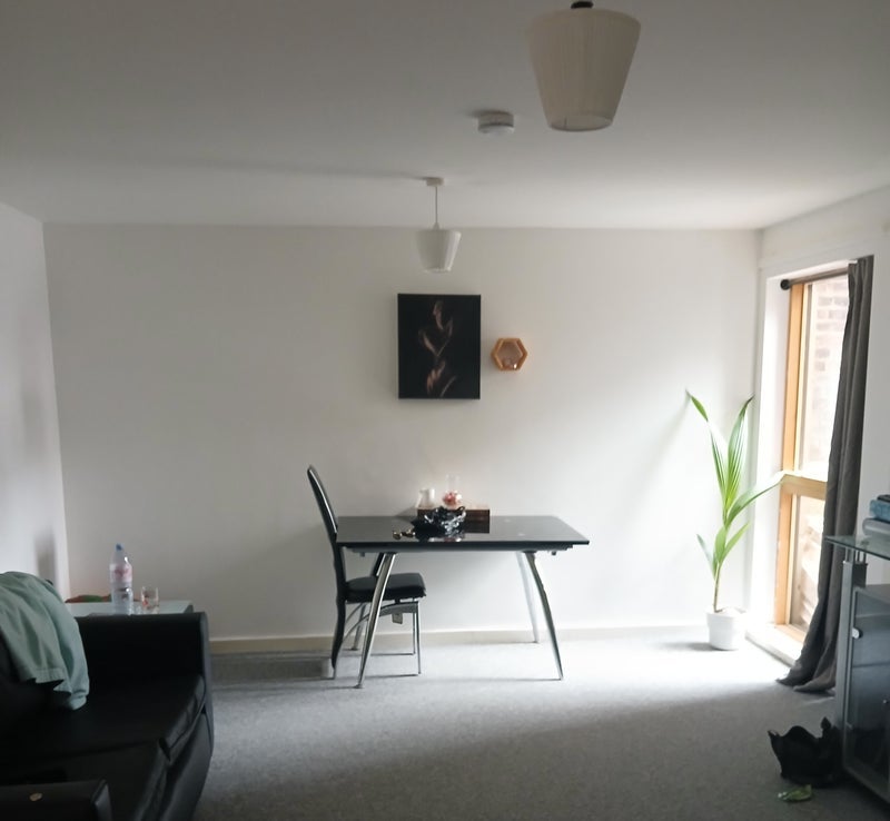 Flat Drummond Way in Greater London