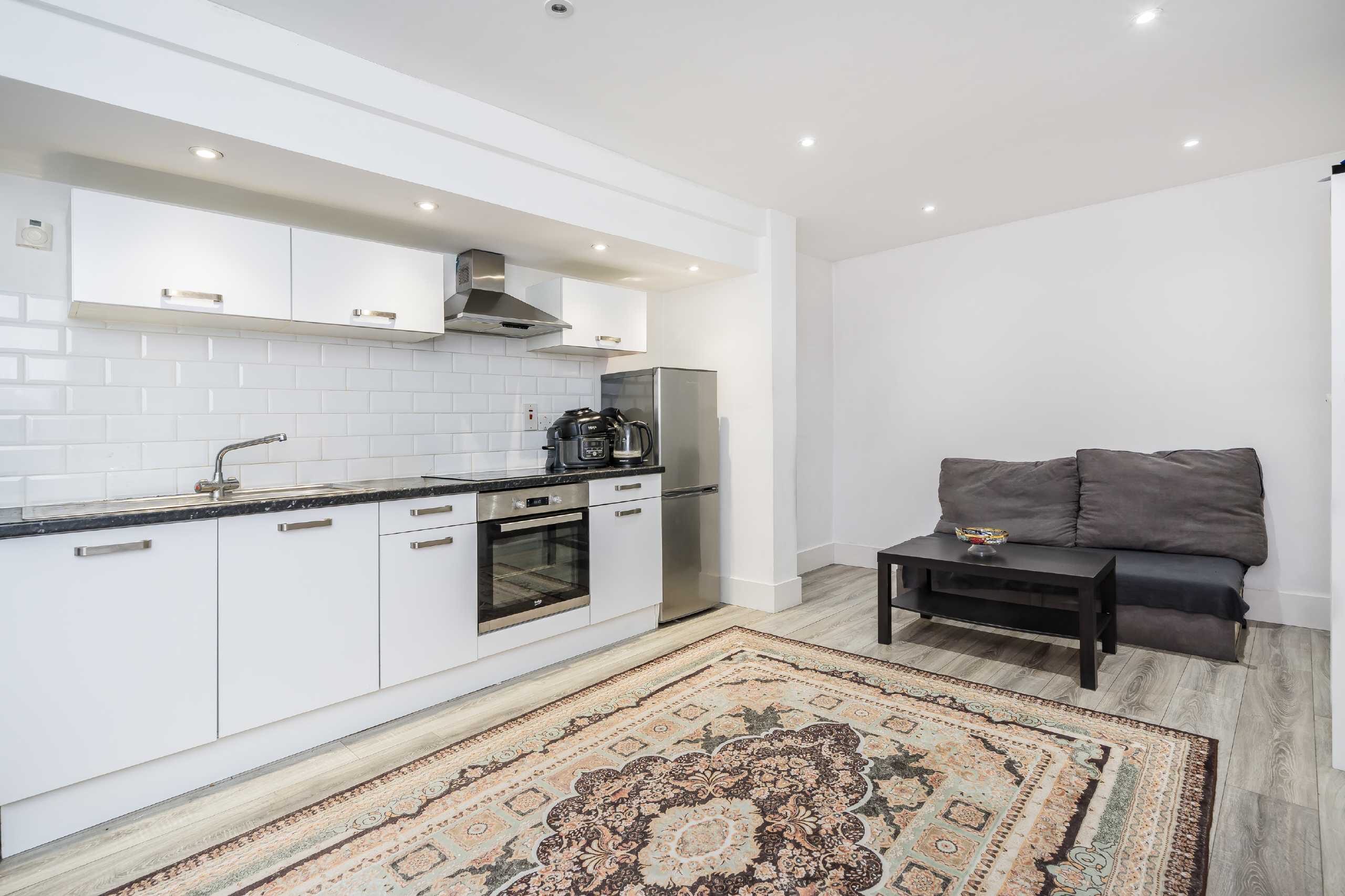 Flat Gloucester Terrace in City of Westminster