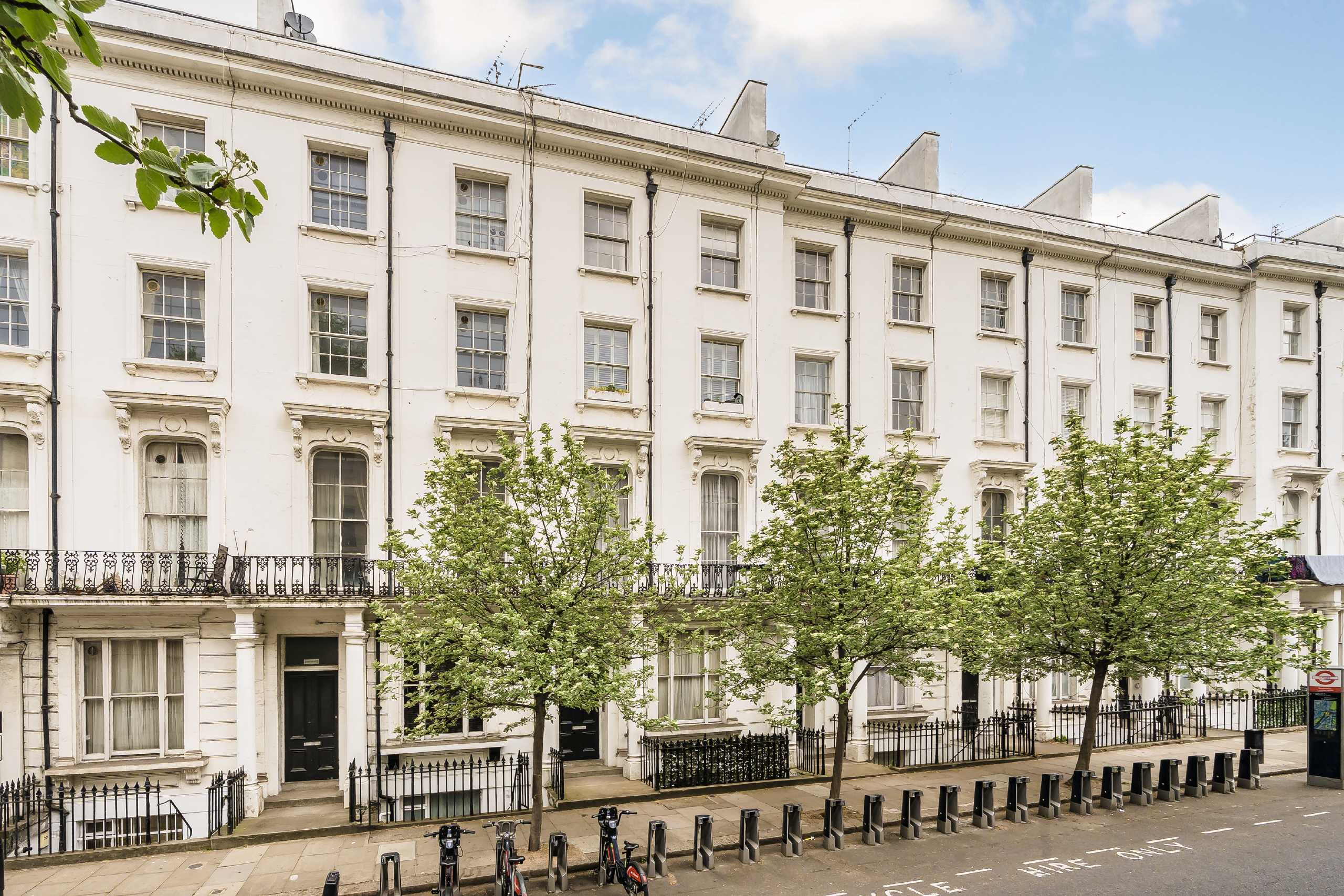 Flat Gloucester Terrace in City of Westminster