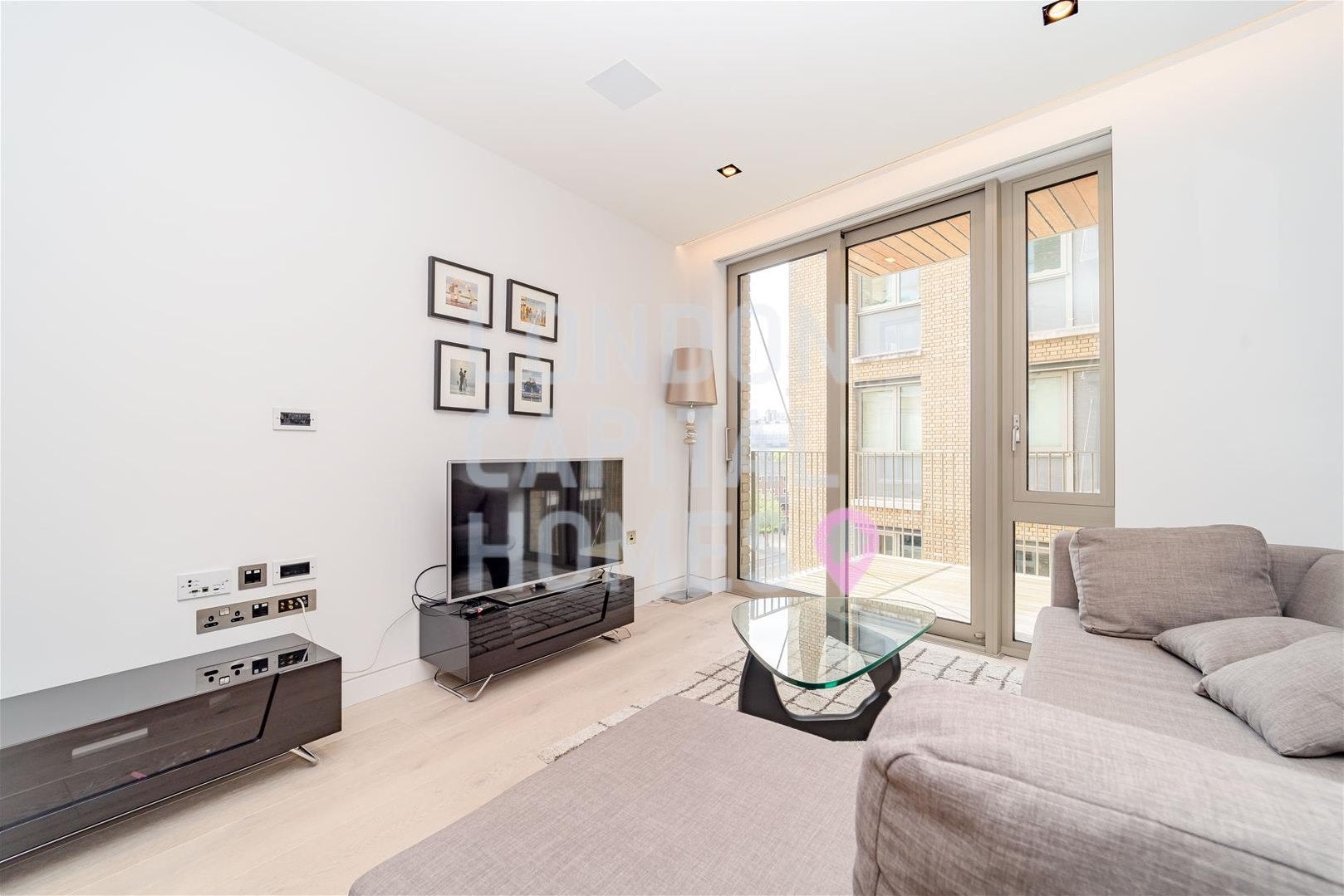 Flat Duchess Walk in Greater London