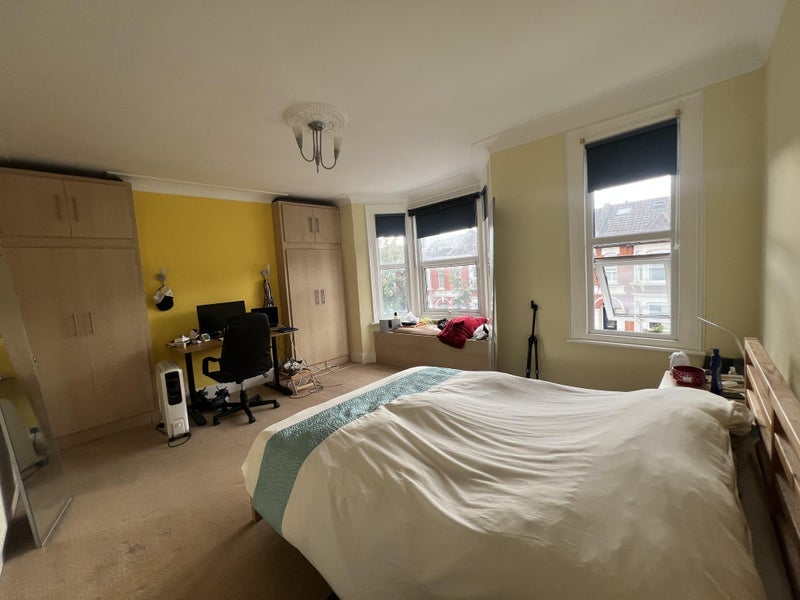 Room Cranbrook Park in Greater London