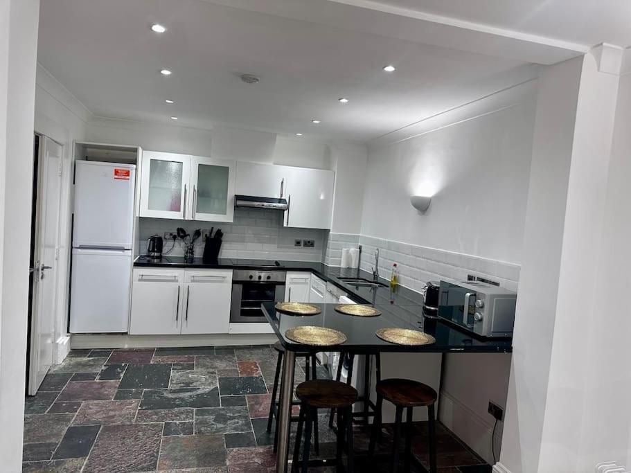 Flat Warren Street in Greater London