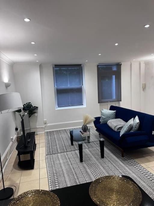 Flat Warren Street in Greater London