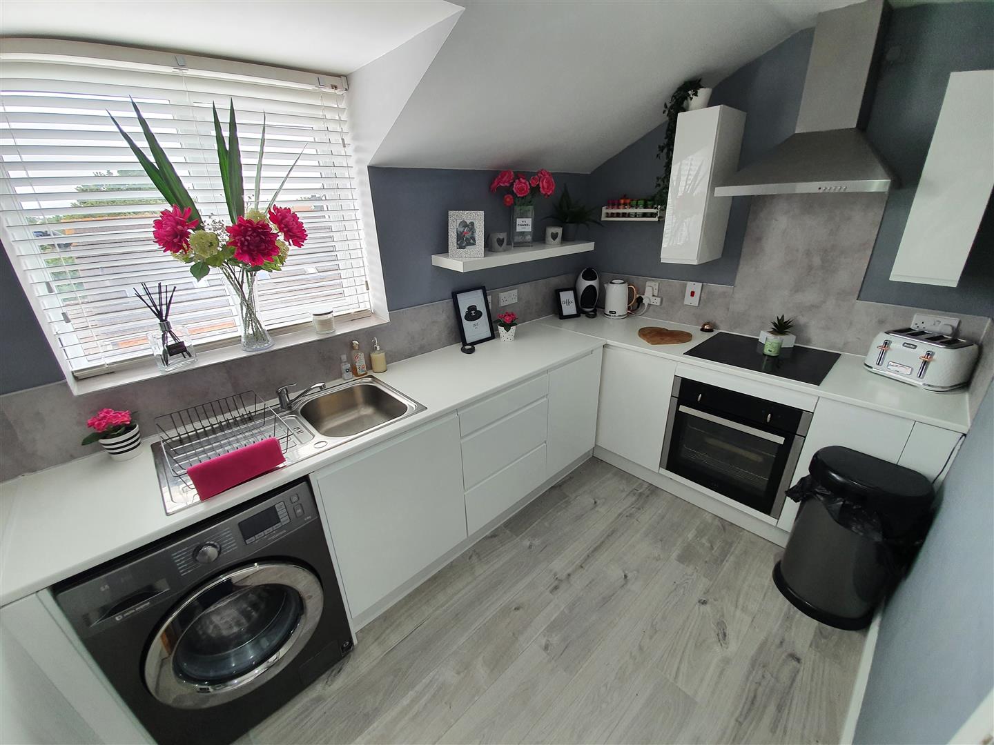 Flat Snowberry Close in Weston-Super-Mare
