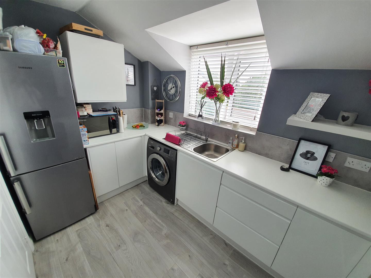 Flat Snowberry Close in Weston-Super-Mare