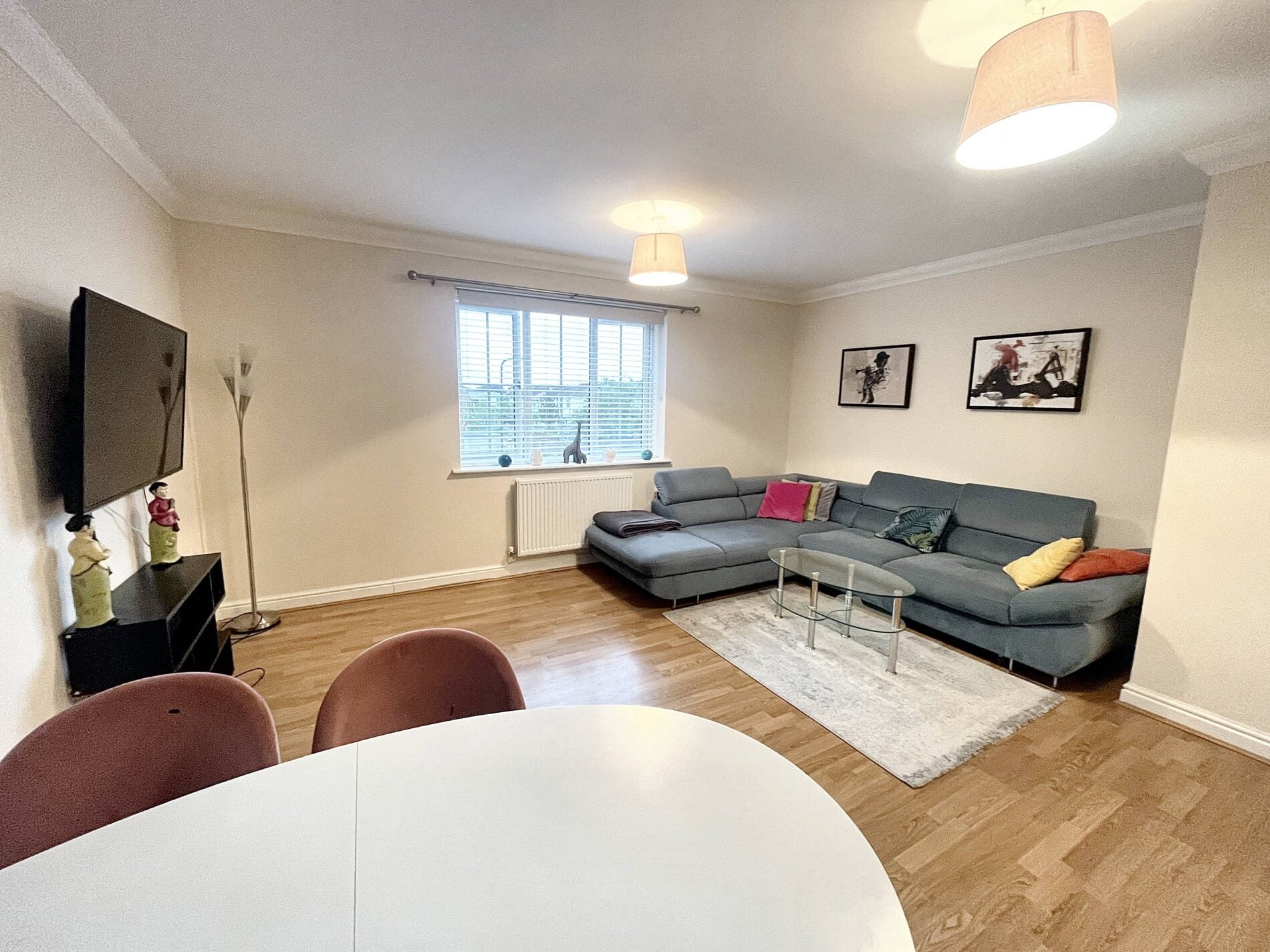 Flat Hayling Close in Slough