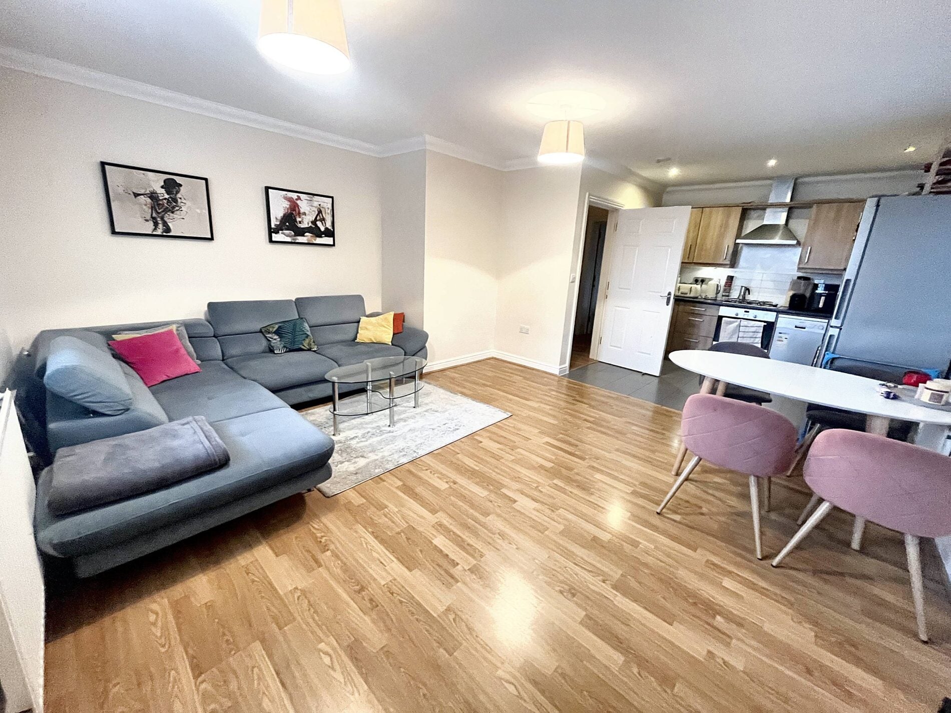 Flat Hayling Close in Slough