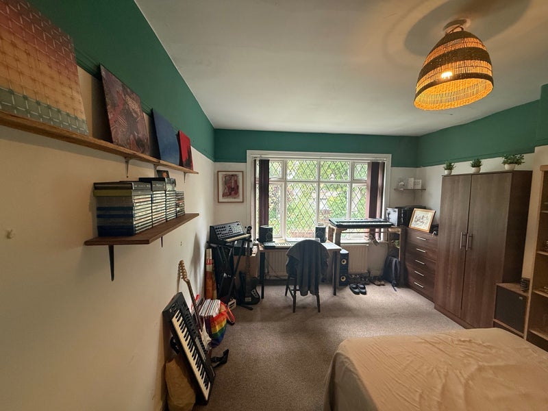Room St Chad's Avenue in Leeds