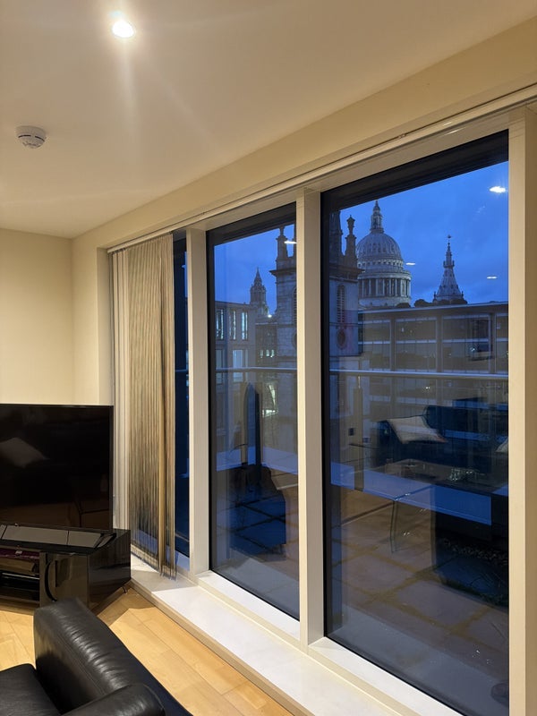 Flat High Timber Street in City of London