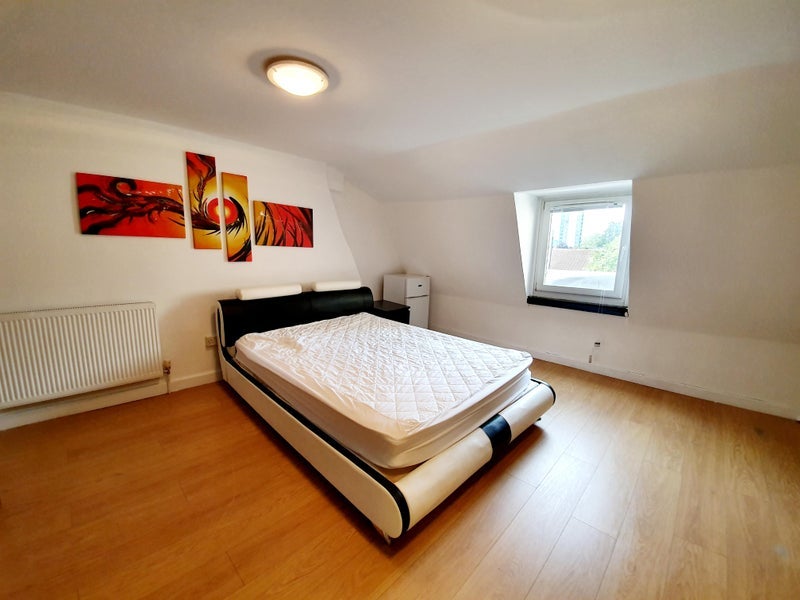 Room Rotherhithe New Road in Greater London