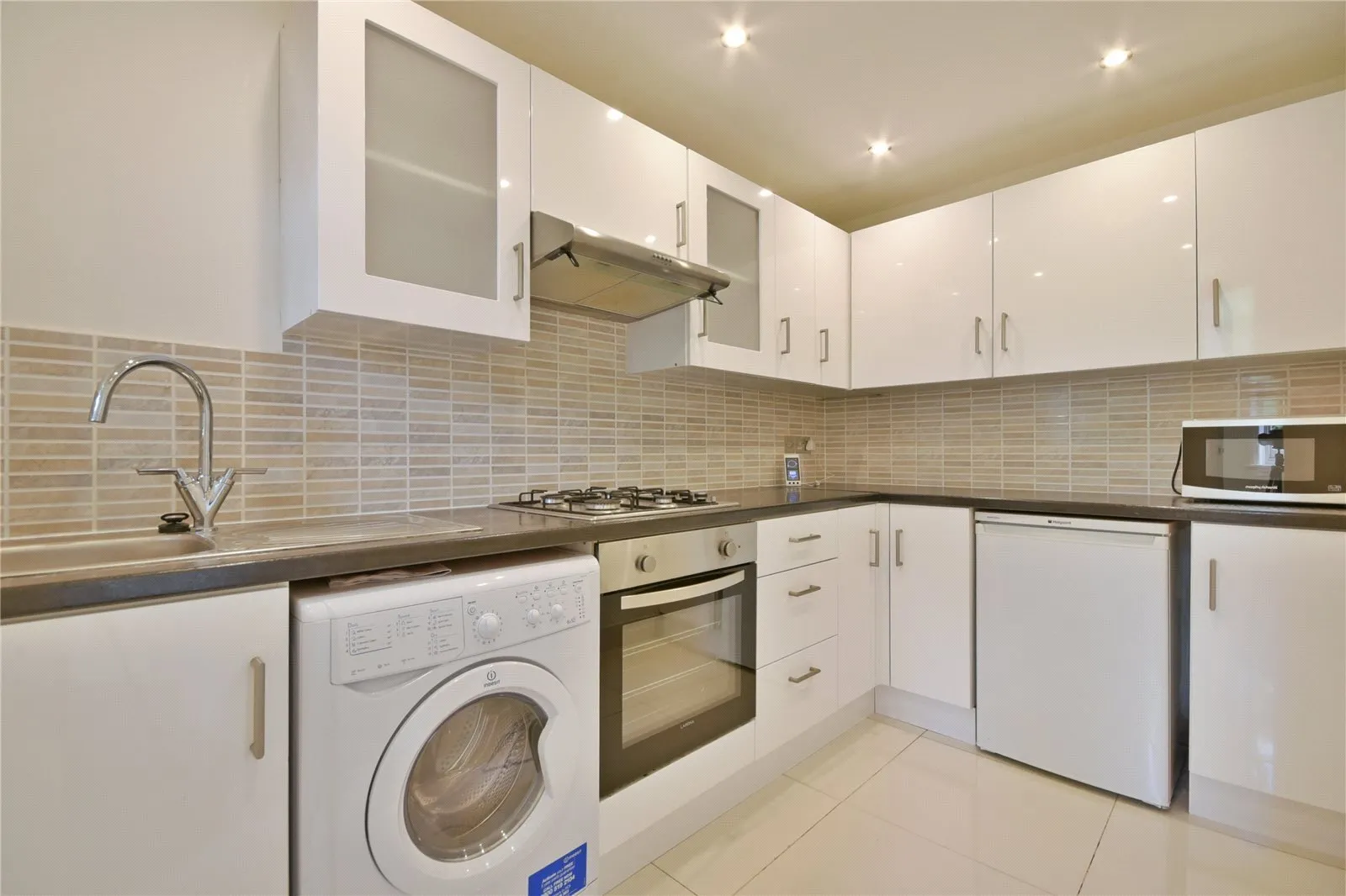 Flat Cavendish Road in Greater London