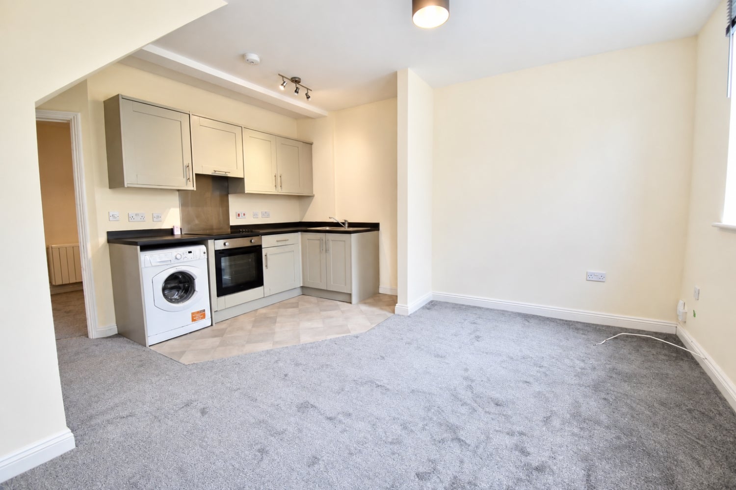 Flat Ecton Street in Northampton