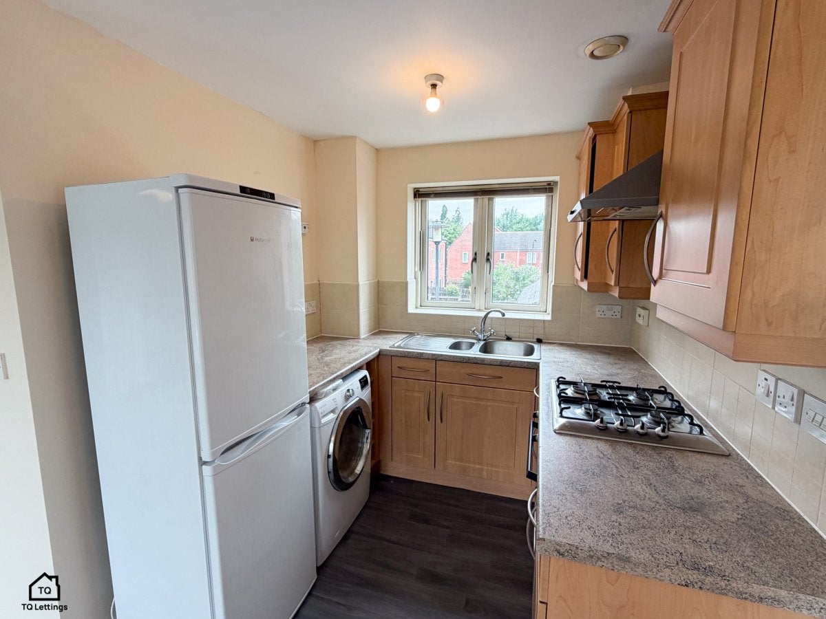 Flat Parkgate Road in Trafford