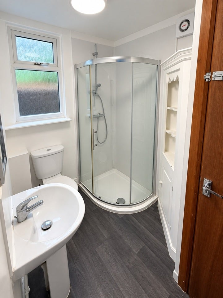 Flat Oak Grove in Greater London