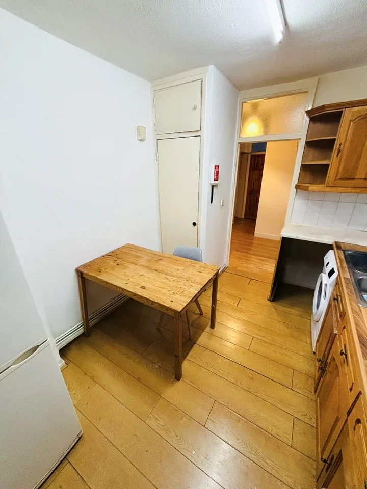 Room Penfold Street in City of Westminster