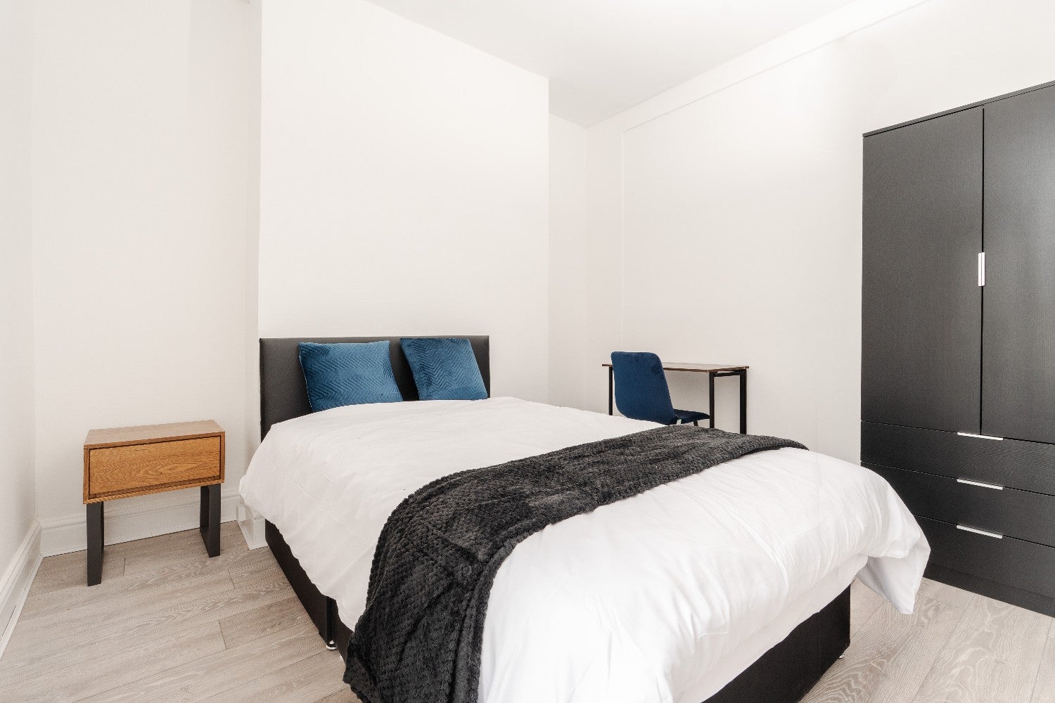 Room Briardale Road in Oxton Village
