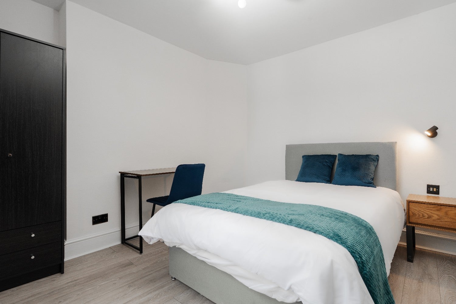 Room Briardale Road in Oxton Village