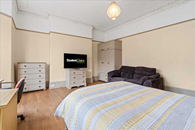 Flat Lisson Grove in Plymouth