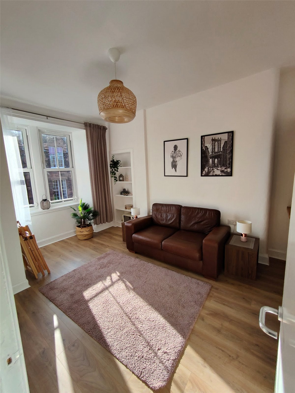 Flat Albion Road in City of Edinburgh