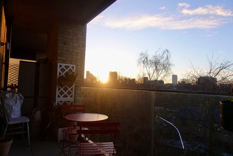 Flat Goldsmiths' Row in Greater London