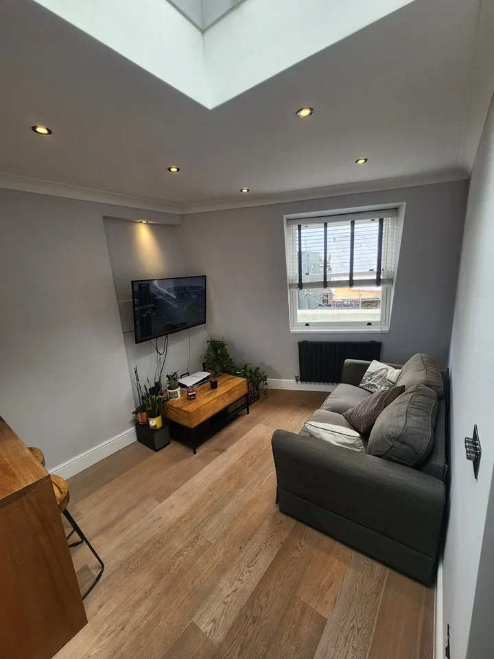 Flat Lillie Road in Greater London