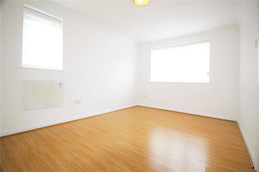 Flat Wetton Place in Borough of Runnymede