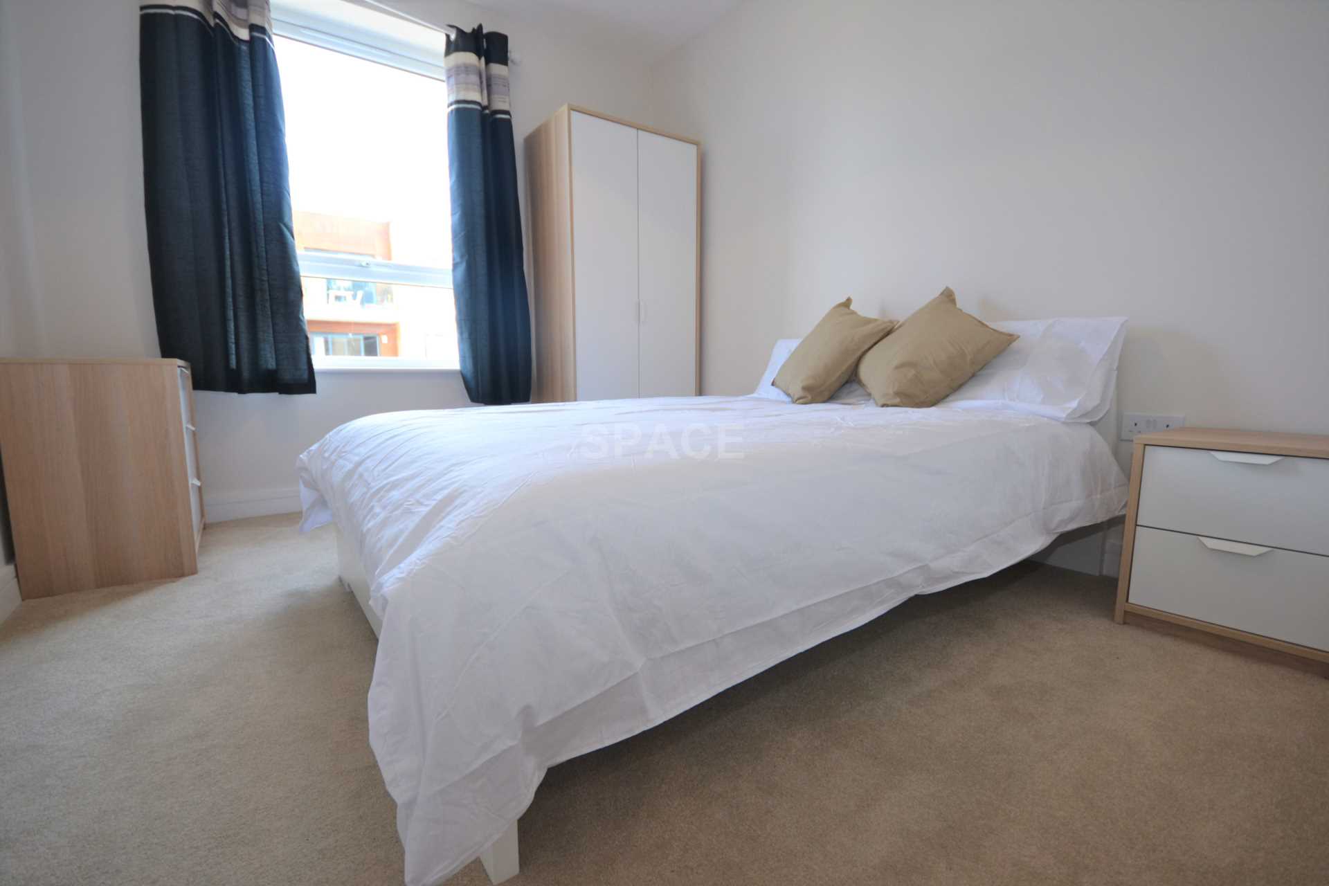 Flat Padworth Avenue in Reading