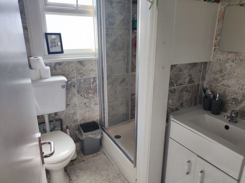 Room Slievemore Close in Greater London