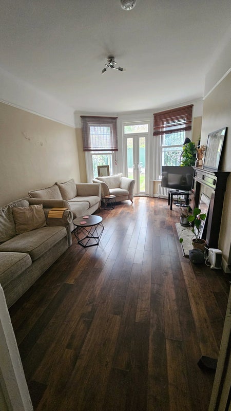 Room Slievemore Close in Greater London