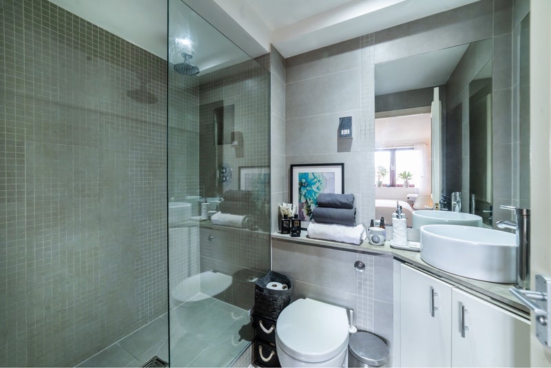 Room William Morris Way in Greater London