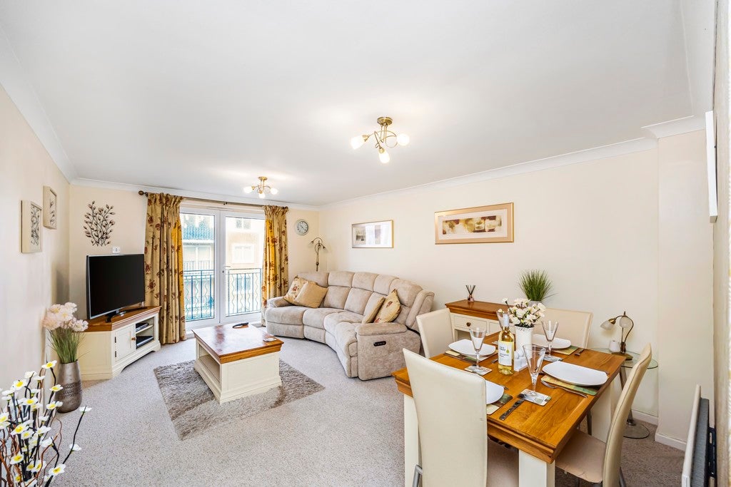 Flat The Strand in Roedean
