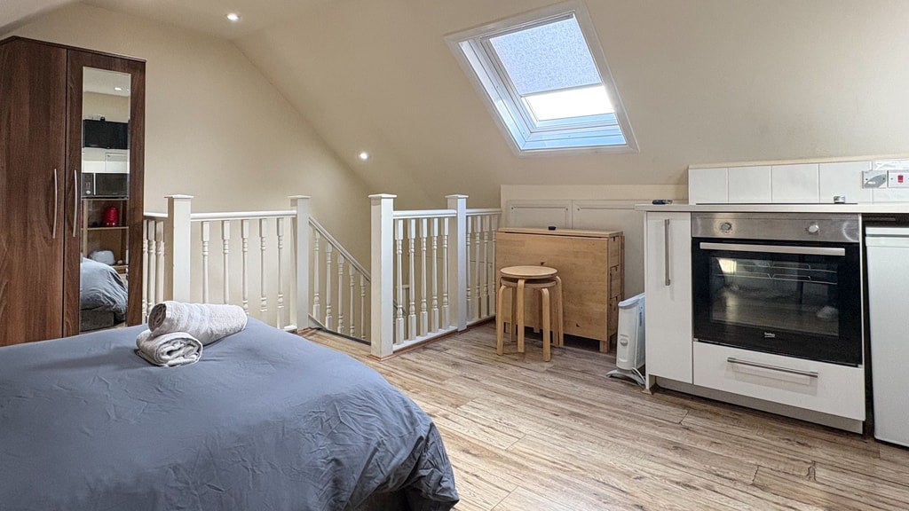 Room Ash Grove in Greater London