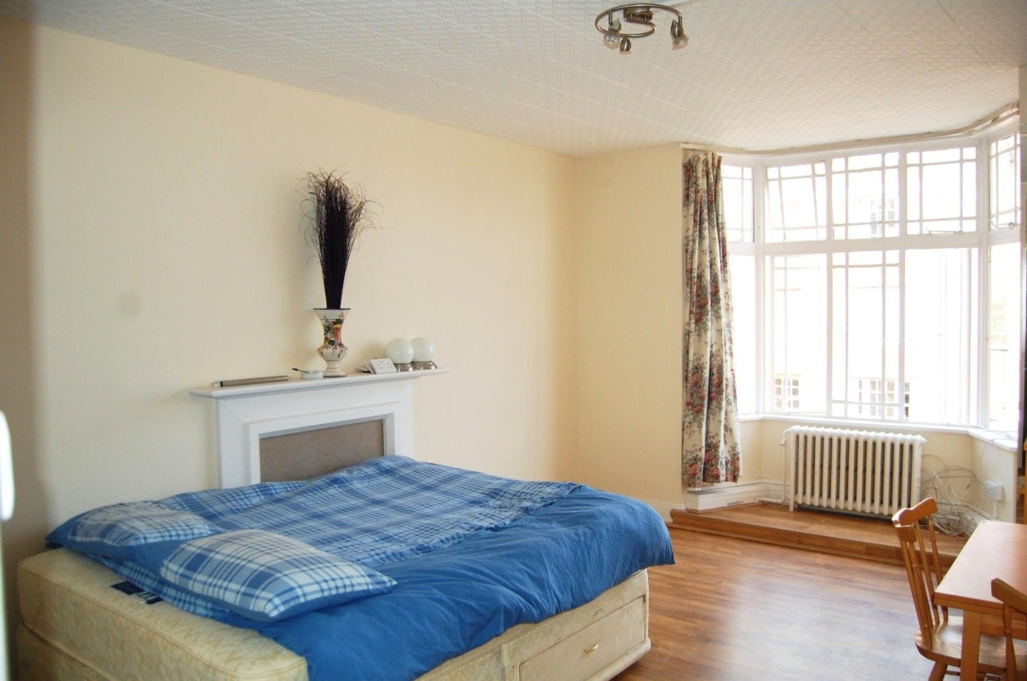Flat Queensway in City of Westminster
