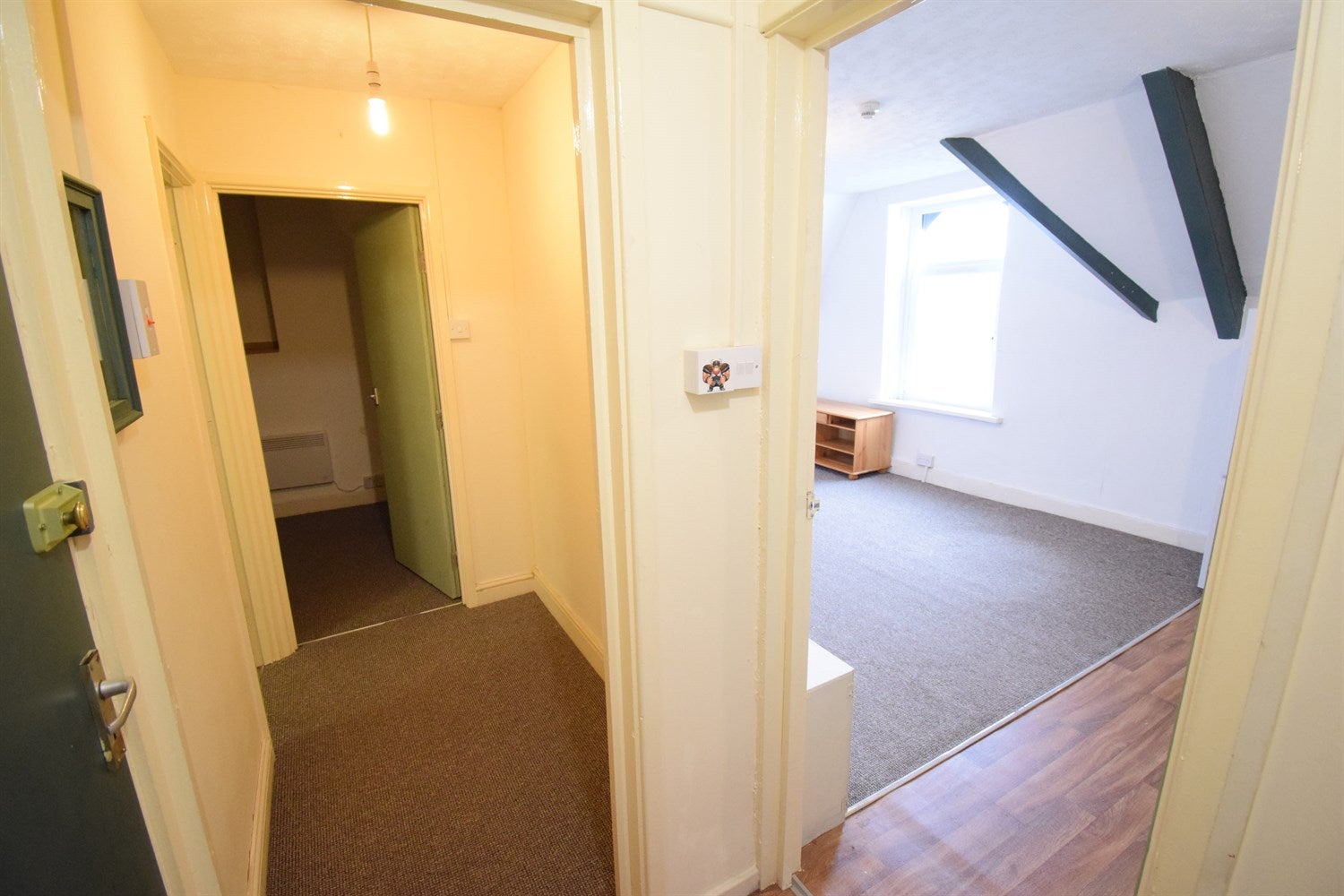 Flat Piercefield Place in Cardiff