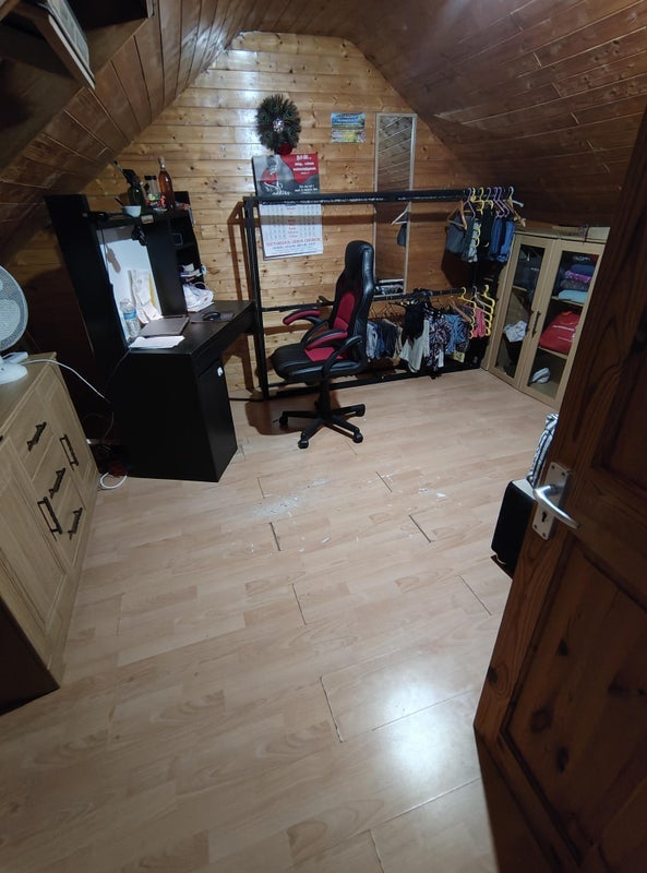 Room Elmwood Road in Greater London