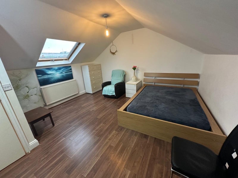Room Buckland Road in Greater London