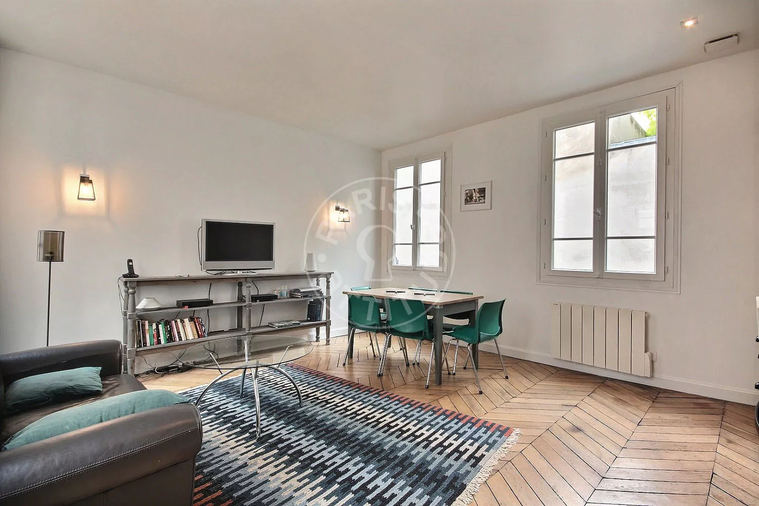 Flat Cour des Petites Écuries in Paris