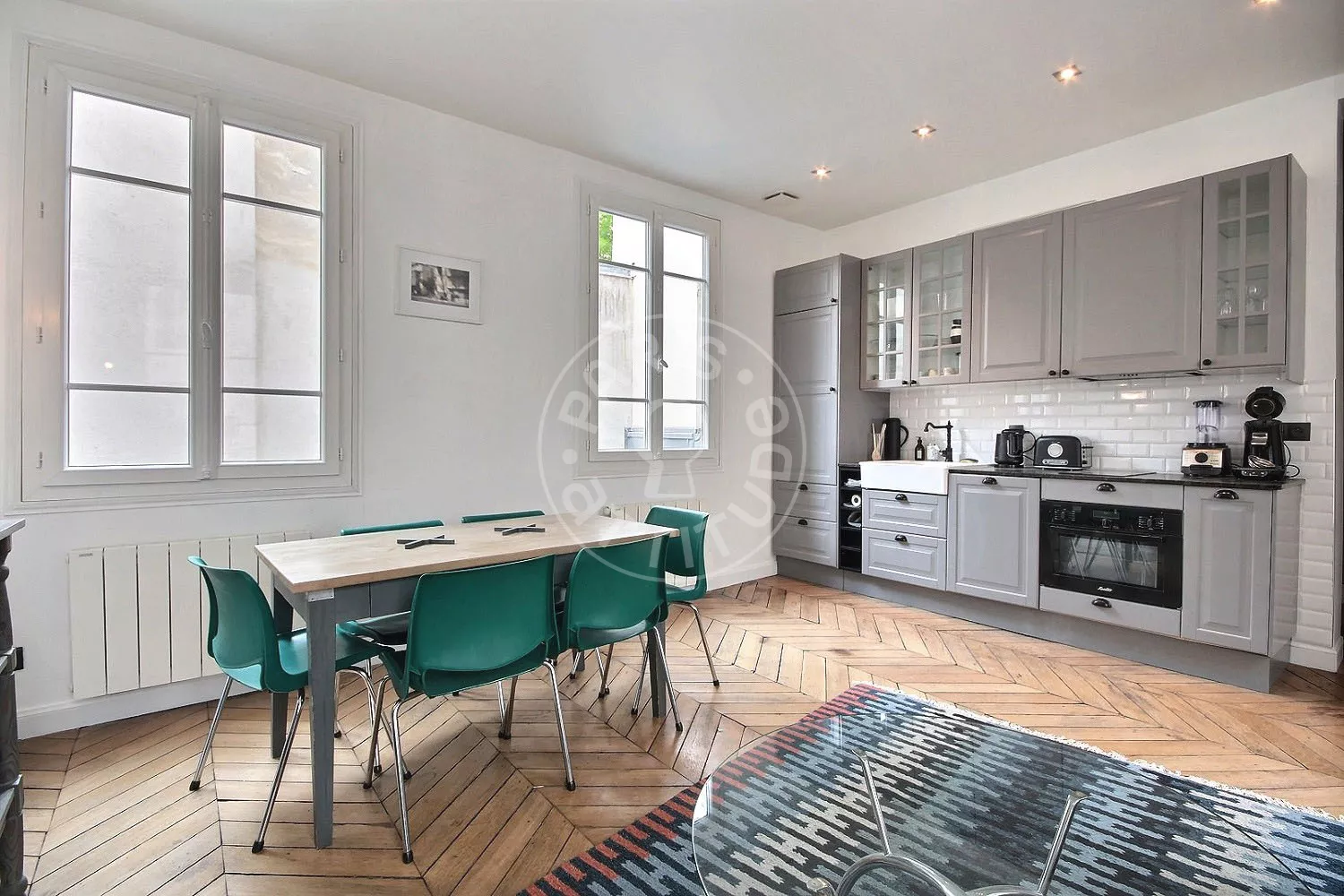 Flat Cour des Petites Écuries in Paris