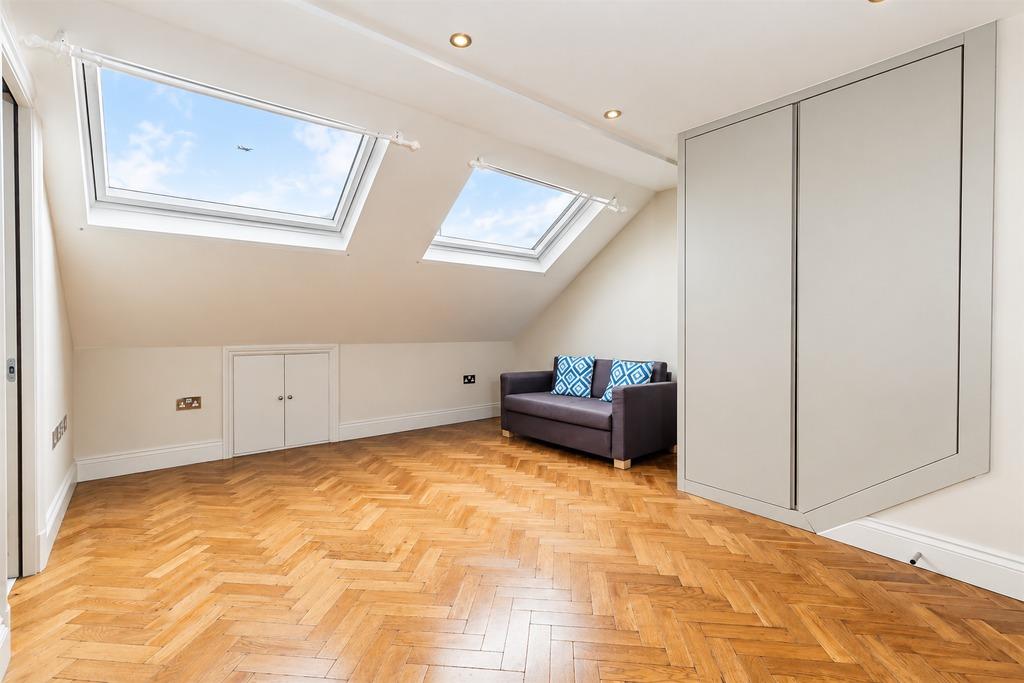 Flat Great West Road in Greater London