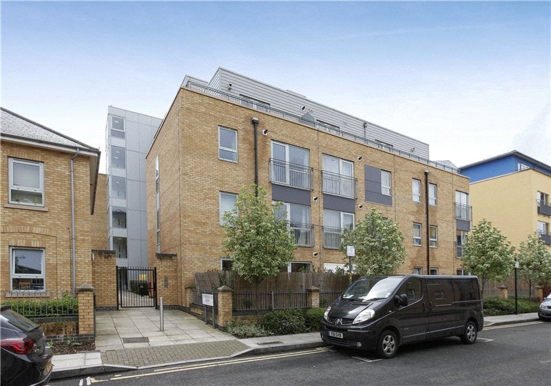 Flat Garford Street in Greater London