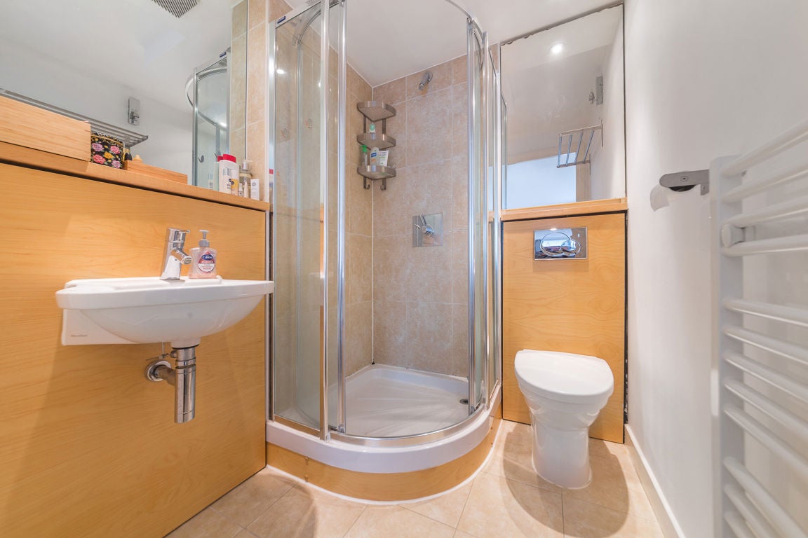 Flat West Parkside in Greater London