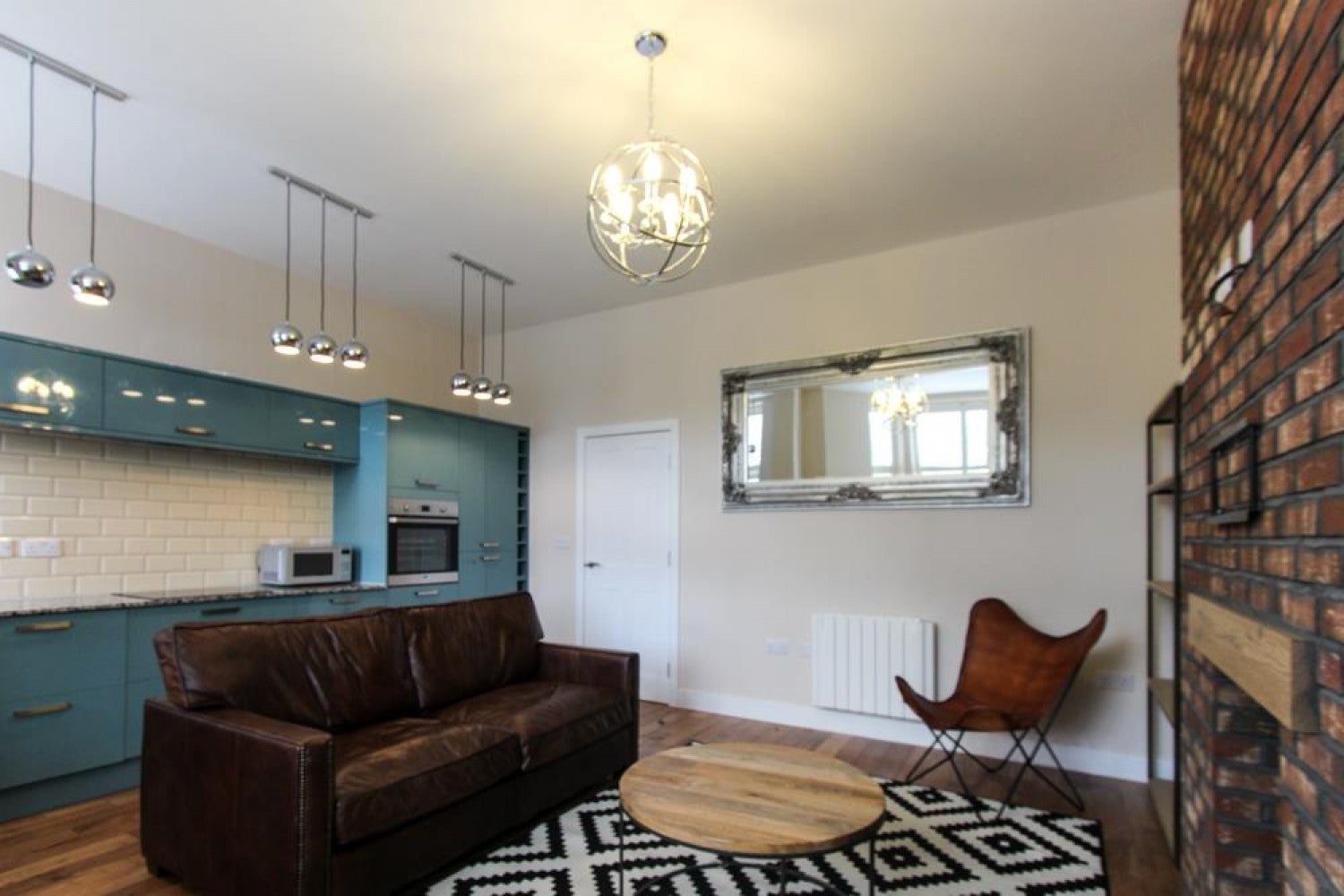 Flat Howard Gardens in Cardiff